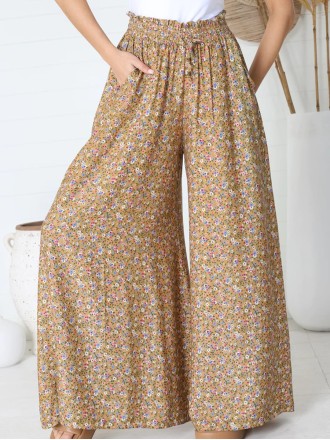 Boho high-waisted floral print trousers