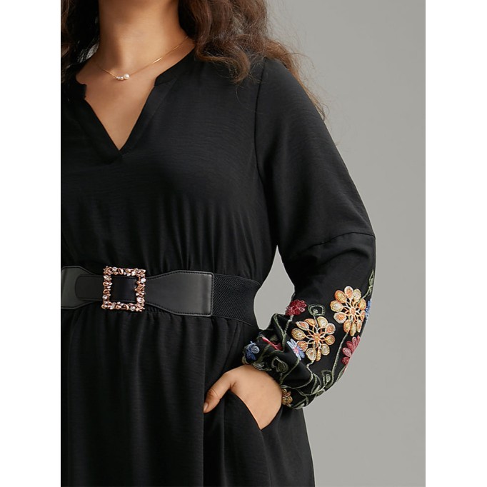 Elegant premium waist V-neck embroidered dress