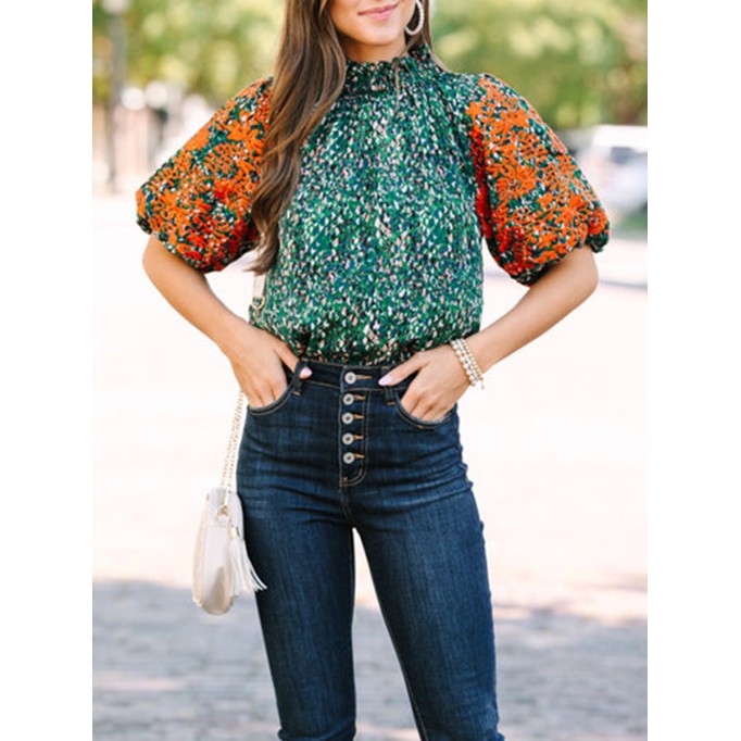 Green quarter-sleeve floral embroidered shirt