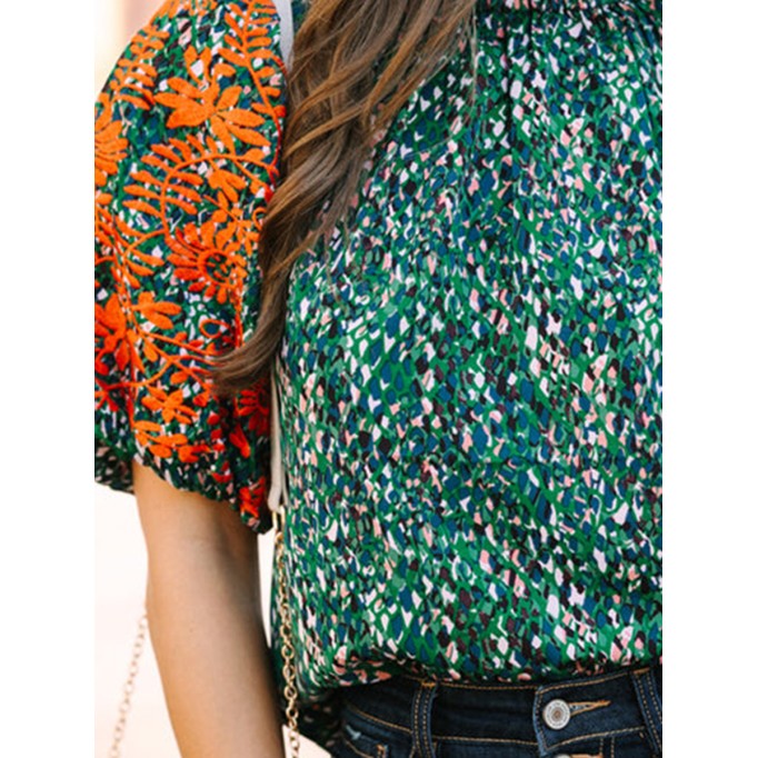 Green quarter-sleeve floral embroidered shirt
