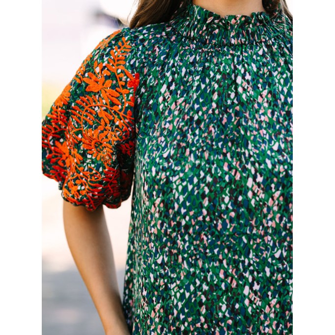Green quarter-sleeve floral embroidered shirt