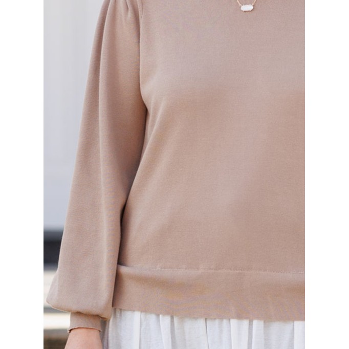 Knitted splicing white fabric lantern sleeve sweater
