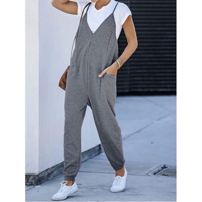 Knitted V-neck strap pocket jumpsuit