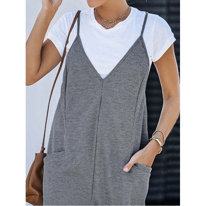 Knitted V-neck strap pocket jumpsuit