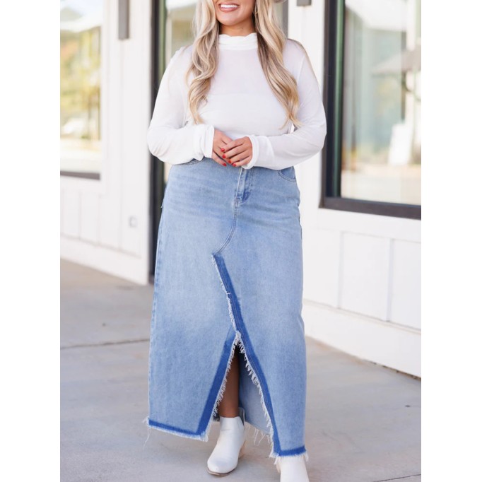 Split contrasting raw edge denim skirt
