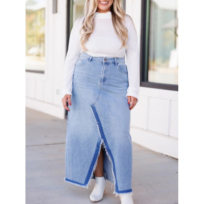 Split contrasting raw edge denim skirt