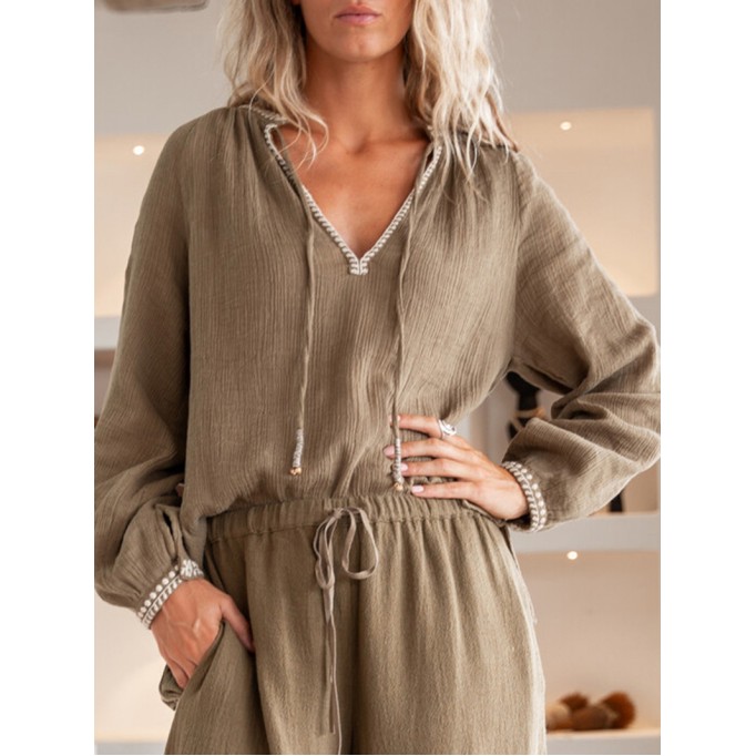 V-neck bubble sleeve blouse