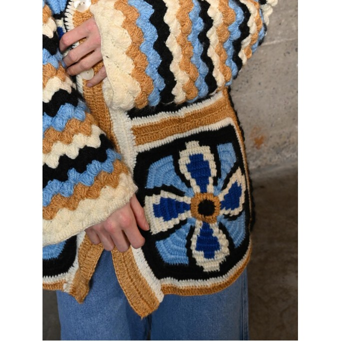 V-neck floral print cardigan