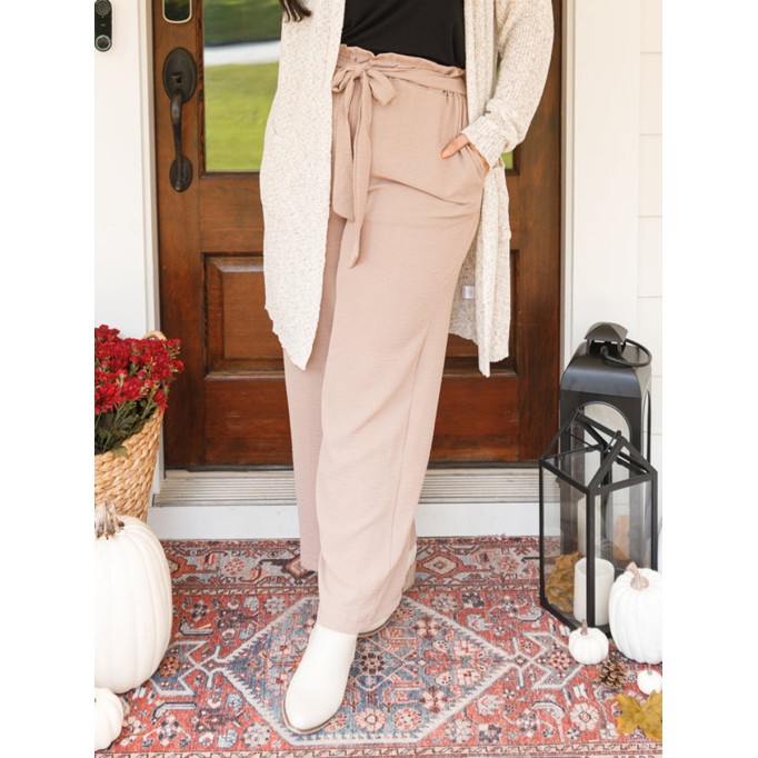 Wood ear edge with belt straight pants