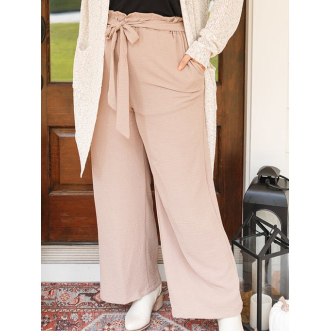Wood ear edge with belt straight pants